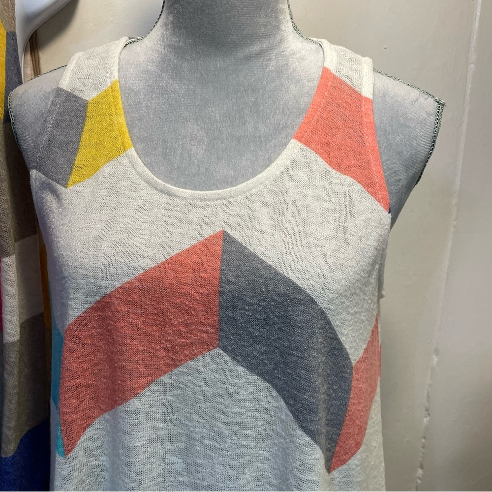 #0244 Pkg of 2 BOMBOM Relaxed Breathable Graphic Tank Tops-M - Picture 4 of 8